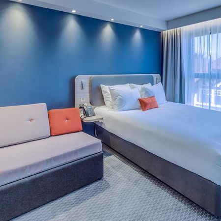Holiday Inn Express - Fleet By Ihg 外观 照片