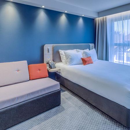 Holiday Inn Express - Fleet By Ihg 外观 照片