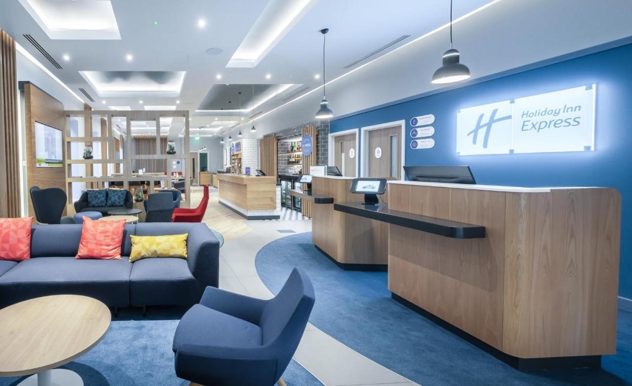 Holiday Inn Express - Fleet By Ihg 外观 照片