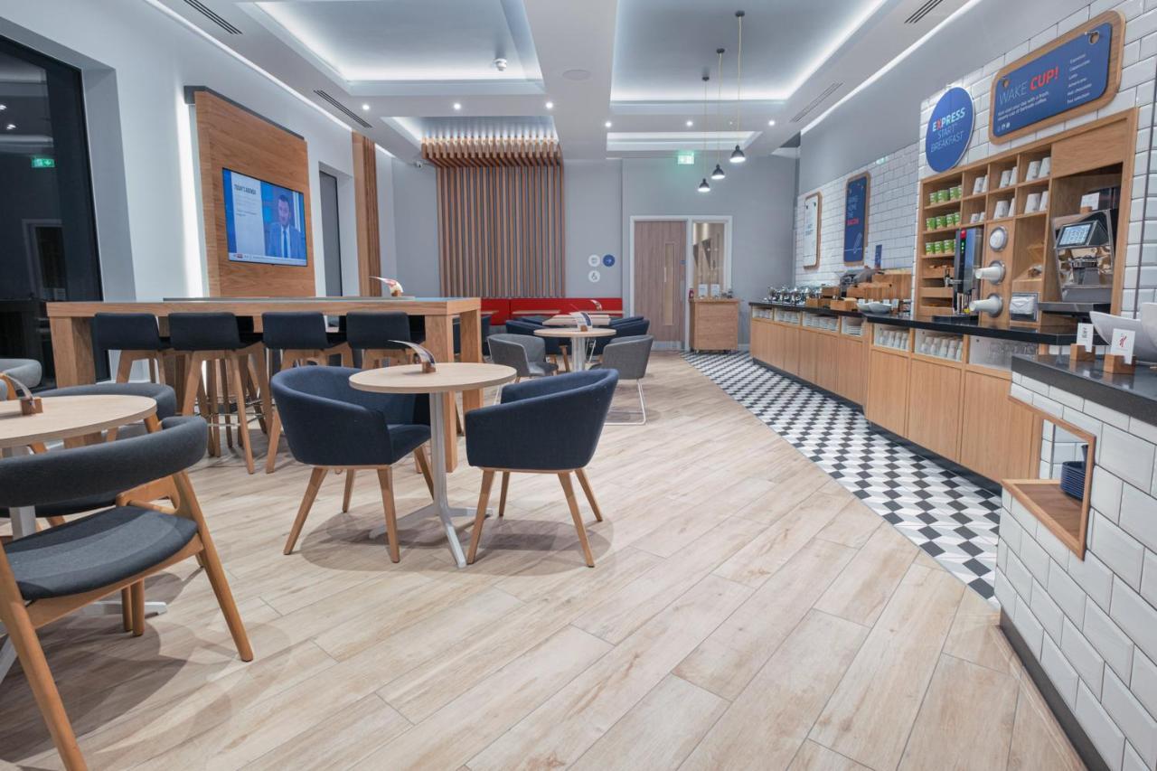 Holiday Inn Express - Fleet By Ihg 外观 照片