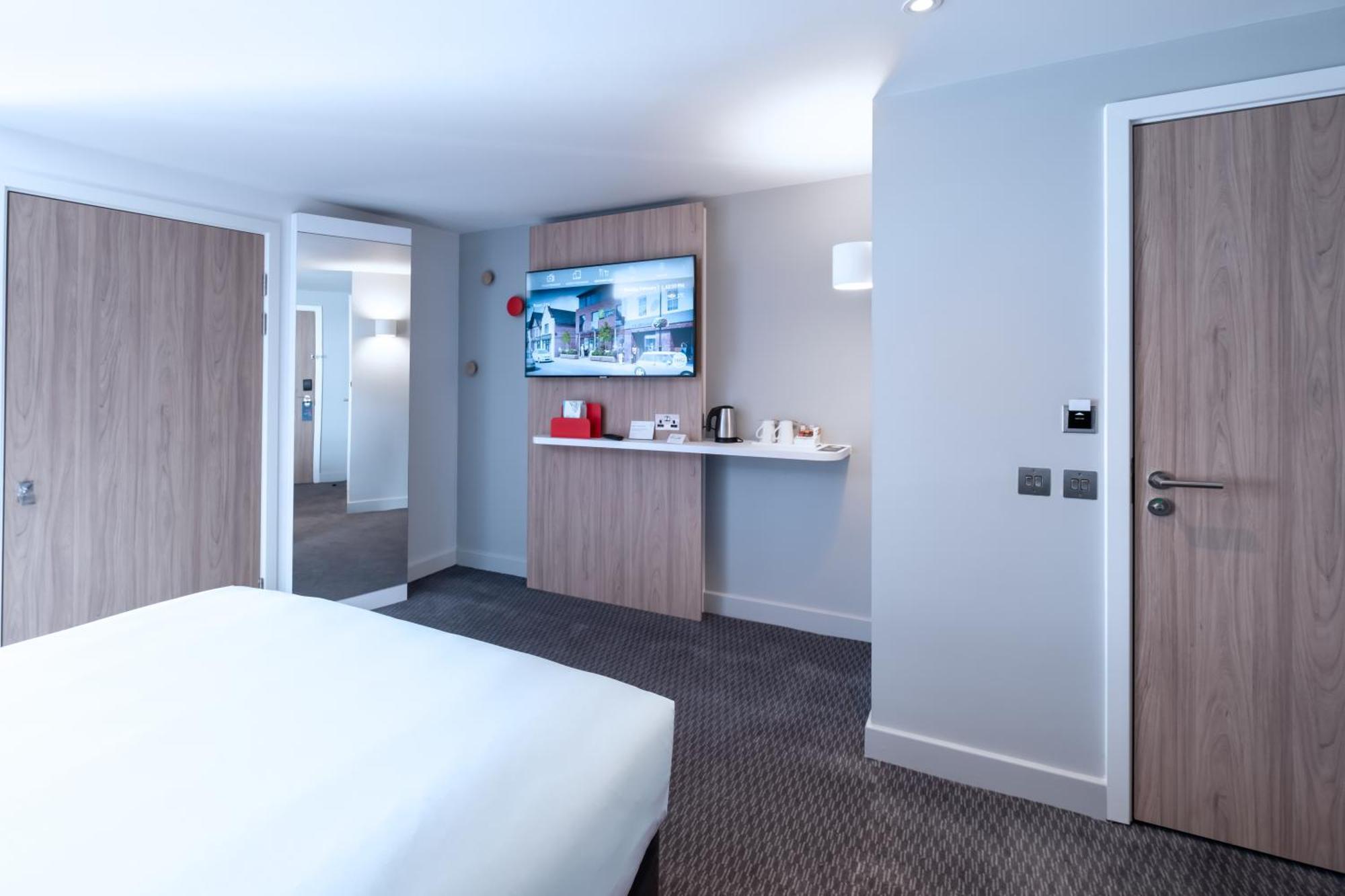 Holiday Inn Express - Fleet By Ihg 外观 照片