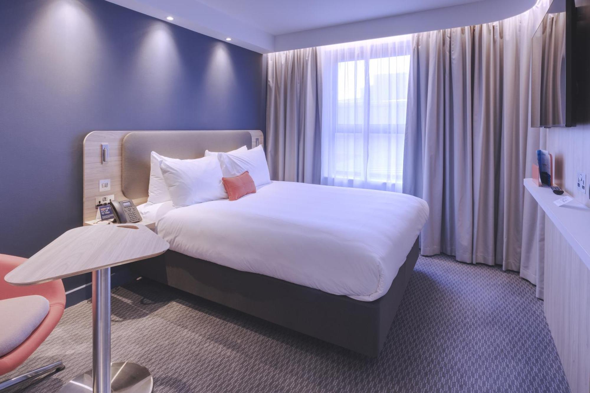 Holiday Inn Express - Fleet By Ihg 外观 照片